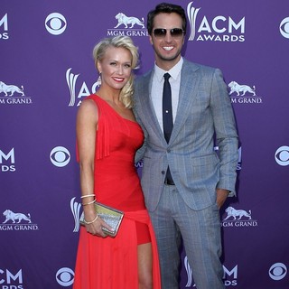Caroline Bryan, Luke Bryan in 2012 ACM Awards - Arrivals