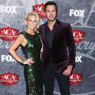 Caroline Bryan, Luke Bryan in 2012 American Country Awards - Arrivals