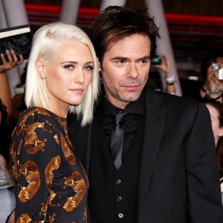 Billy Burke in The Premiere of The Twilight Saga's Breaking Dawn Part II - burke-rose-premiere-breaking-dawn-2-02