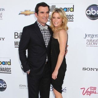Ty Burrell, Julie Bowen in 2012 Billboard Music Awards - Arrivals