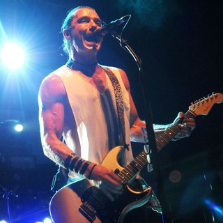 Gavin Rossdale, Bush in Bush Perform Live