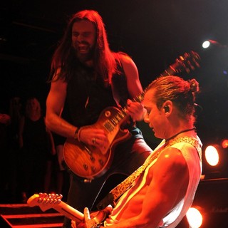 Chris Traynor, Gavin Rossdale, Bush in Bush Perform Live