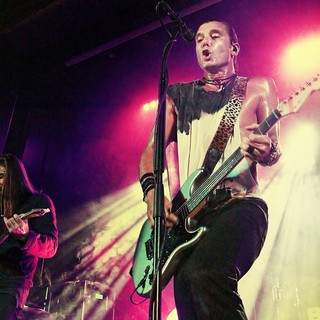 Chris Traynor, Gavin Rossdale, Bush in Bush Performing on Stage
