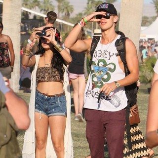 Vanessa Hudgens, Austin Butler in Celebrities at The 2012 Coachella Valley Music and Arts Festival - Day 3