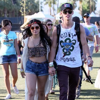 Vanessa Hudgens, Austin Butler in Celebrities at The 2012 Coachella Valley Music and Arts Festival - Day 3