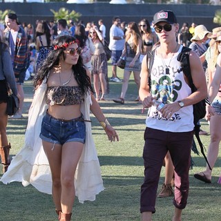 Vanessa Hudgens, Austin Butler in Celebrities at The 2012 Coachella Valley Music and Arts Festival - Day 3