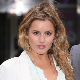 Caggie Dunlop in World Premiere of Snow White and the Huntsman - Arrivals