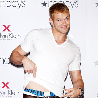 Macy's welcomes Calvin Klein underwear model and actor Kellan Lutz - calvin_klein_kellan_lutz_004_wenn5479820
