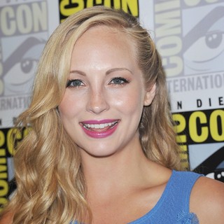 Candice Accola in Comic Con 2011 - Celebrities at The Convention Centre - The Vampire Diaries Press Conference