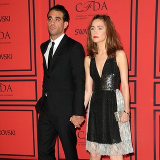 Rose Byrne in 2013 CFDA Awards - Arrivals - cannavale-byrne-2013-cfda-awards-01