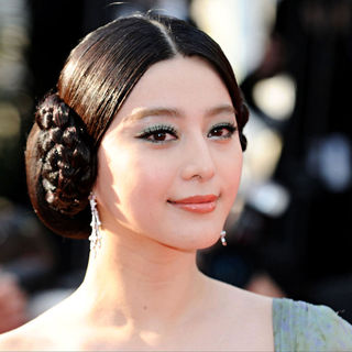 Fan Bing Bing in 2010 Cannes International Film Festival - Day 12 - Palme d'Or Closing Ceremony Red Carpet Arrivals