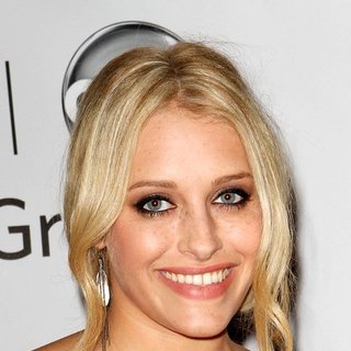 Carly Chaikin