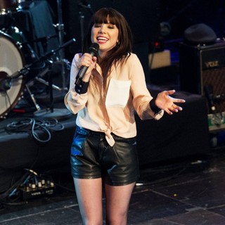 Carly Rae Jepsen in Carly Rae Jepsen Performs at CHUM FanFest - During The 2012 Slacker Canadian Music Week
