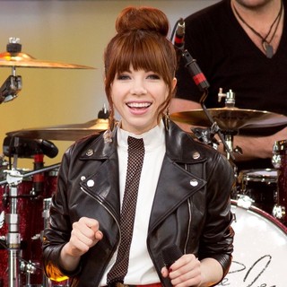 Carly Rae Jepsen Performs Live as Part of Good Morning America's 2013 Summer Concert Series