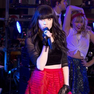 Carly Rae Jepsen in New Year's Eve 2013 in Times Square