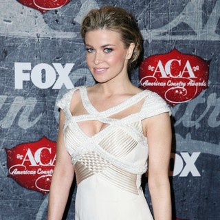 Carmen Electra in 2012 American Country Awards - Arrivals