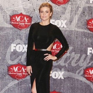 Carmen Electra in 2012 American Country Awards - Press Room