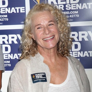 Carole King in Senator Harry Reid's Campaign Headquarters to Kick Off Volunteer Day of Action