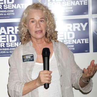 Carole King in Senator Harry Reid's Campaign Headquarters to Kick Off Volunteer Day of Action