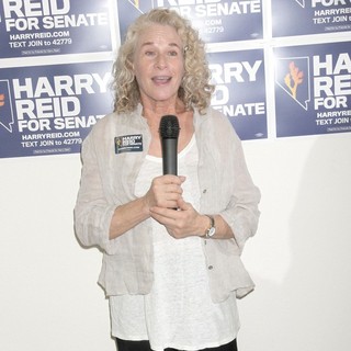 Carole King in Senator Harry Reid's Campaign Headquarters to Kick Off Volunteer Day of Action