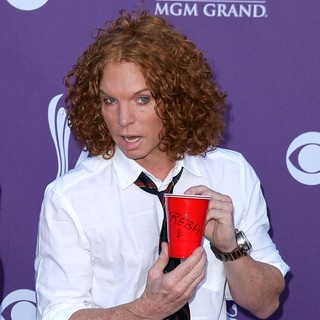 Carrot Top in 2012 ACM Awards - Arrivals