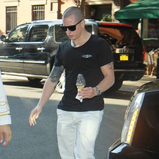 Casper Smart in Casper Smart Arrives Back to His Hotel