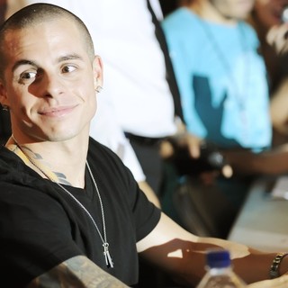 Casper Smart in Casper Smart Signs Autographs
