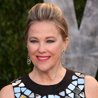 Catherine O'Hara in 2012 Vanity Fair Oscar Party - Arrivals - catherine-o-hara-2012-vanity-fair-oscar-party-02