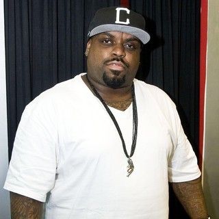 Cee-Lo in Cee-Lo Greets Fans at The 103.5 KISS FM Studios for Lollapalooza 2011