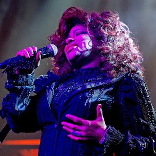 Chaka Khan in Chaka Khan Performing