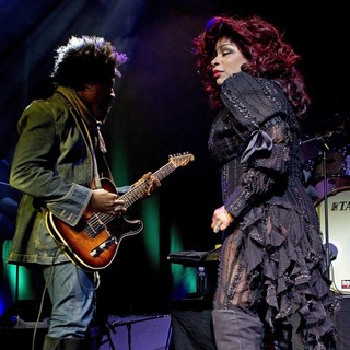 Chaka Khan Performing