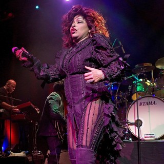 Chaka Khan in Chaka Khan Performing