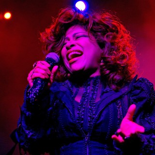 Chaka Khan Performing - chaka-khan-performing-12