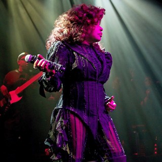 Chaka Khan Performing - chaka-khan-performing-14