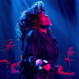 Chaka Khan Performing - chaka-khan-performing-16