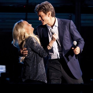 Kristin Chenoweth in Black Eyed Peas and Friends Concert 4 NYC in Support of The Robin Hood Foundation - chenoweth-oz-concert-4-nyc-01