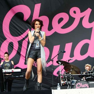 Cher Lloyd in Barclaycard Wireless Festival 2012 - Day 3