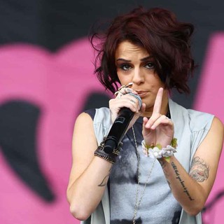 Cher Lloyd in Barclaycard Wireless Festival 2012 - Day 3 - cher-lloyd-barclaycard-wireless-festival-2012-day-3-20