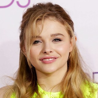 Chloe Moretz in People's Choice Awards 2013 - Red Carpet Arrivals