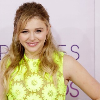 Chloe Moretz in People's Choice Awards 2013 - Red Carpet Arrivals