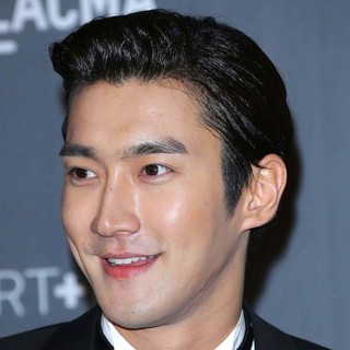 Super Junior in LACMA 2012 Art + Film Gala - Arrivals - choi-siwon-lacma-2012-01