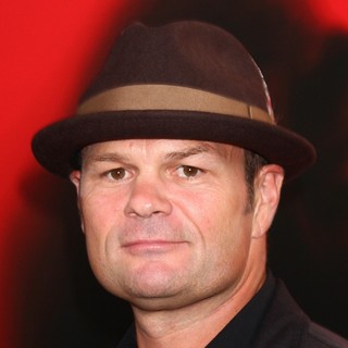 Chris Bauer in Premiere of HBO's True Blood Season 6 - Arrivals - chris-bauer-premiere-true-blood-season-6-01