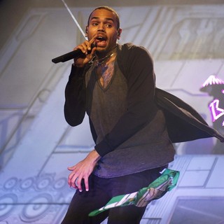 Chris Brown in Chris Brown Performs During His Sold Out Carpe Diem Tour