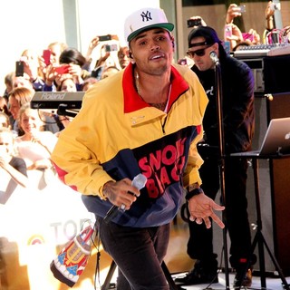 Chris Brown in Chris Brown Performs Live as Part of The Today Show's Concert Series