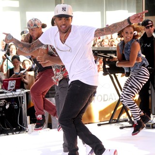 Chris Brown in Chris Brown Performs Live as Part of The Today Show's Concert Series