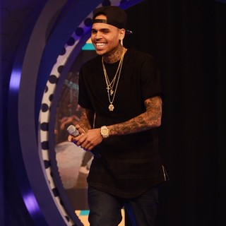 Chris Brown Appears on BET's 106 and Park to Promote His Single Fine China - chris-brown-promote-fine-china-08