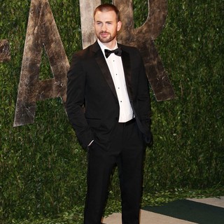 Chris Evans in 2012 Vanity Fair Oscar Party - Arrivals