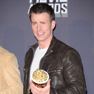 Chris Evans in 2013 MTV Movie Awards - Press Room