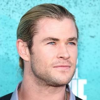 Chris Hemsworth in 2012 MTV Movie Awards - Arrivals