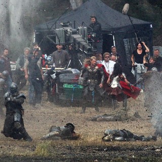 Filming Scenes for The Movie Thor: The Dark World - chris-hemsworth-filming-scenes-thor-the-dark-world-08